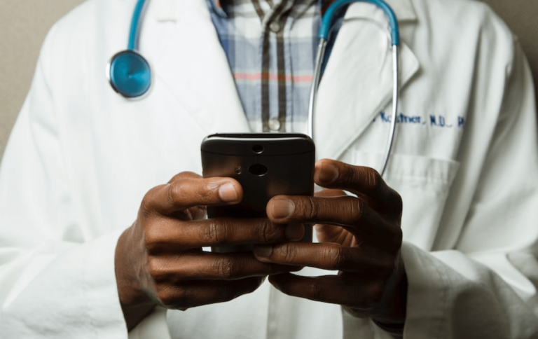 Securing clinical trial data by recording virtual desktop sessions on AWS